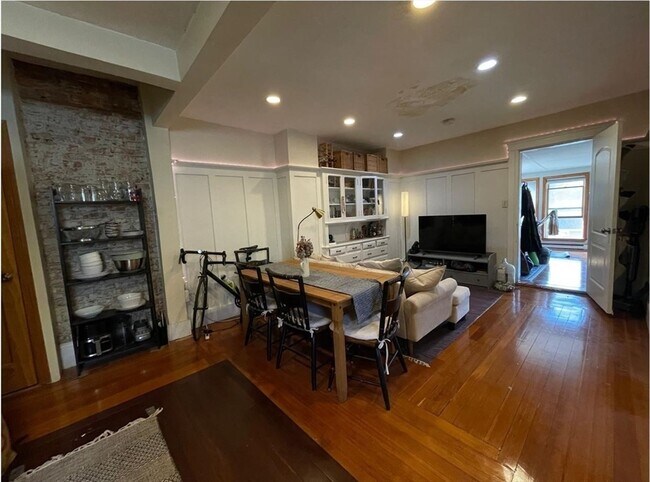 Foto del edificio - 1672 Beacon St