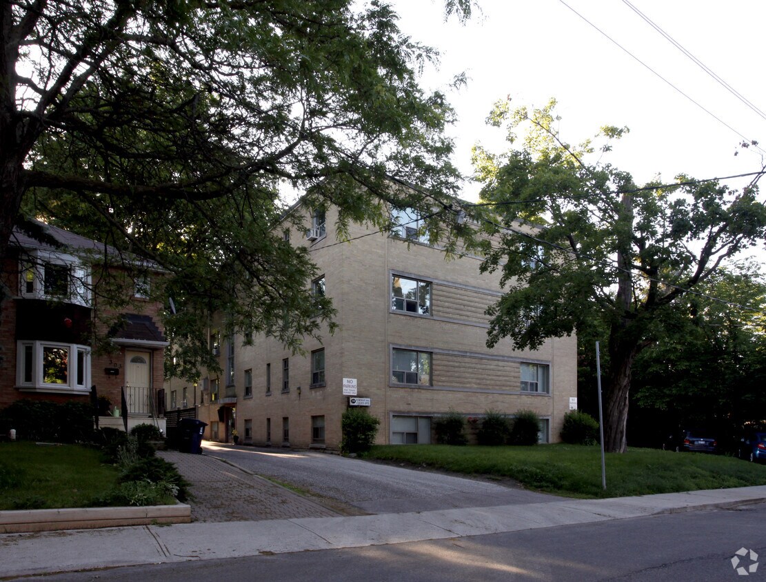 Building Photo - 299 Forman Ave