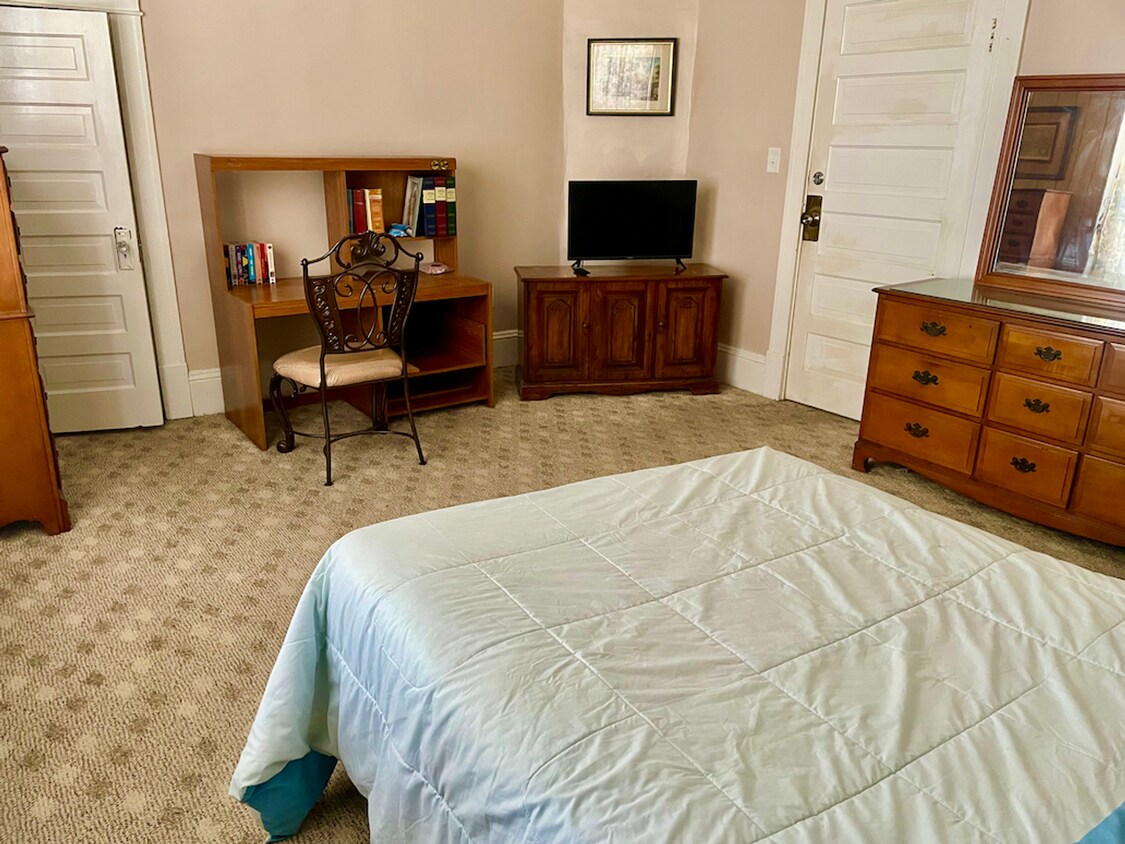 Building Photo - Villa Rooming house