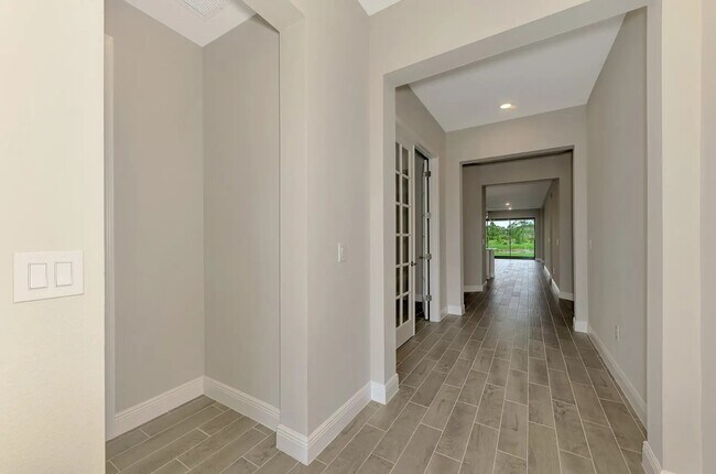 Foto del edificio - 5664 Blue Reef Pl