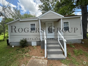 Building Photo - 303 Perry St