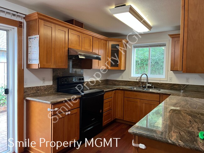 Foto del edificio - 10332 SE Clinton St