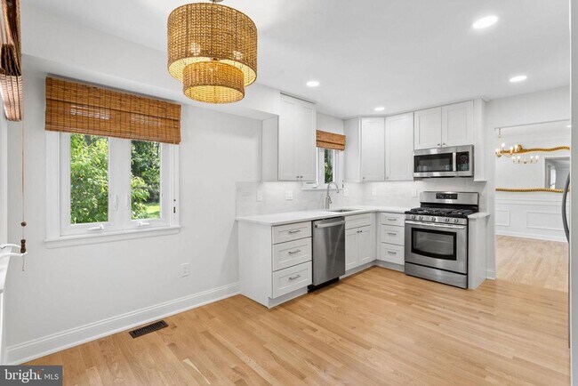 Foto del edificio - 306 Candlewood Ln