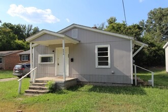 Building Photo - 806 Green St
