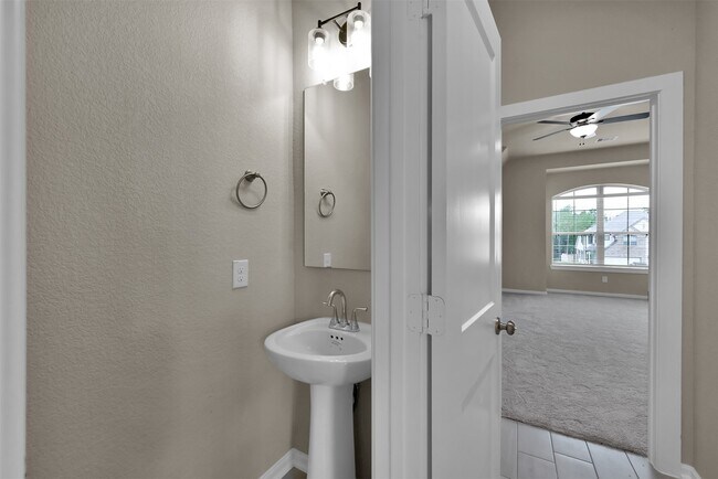 Foto del edificio - 543 Longleaf Pine Dr