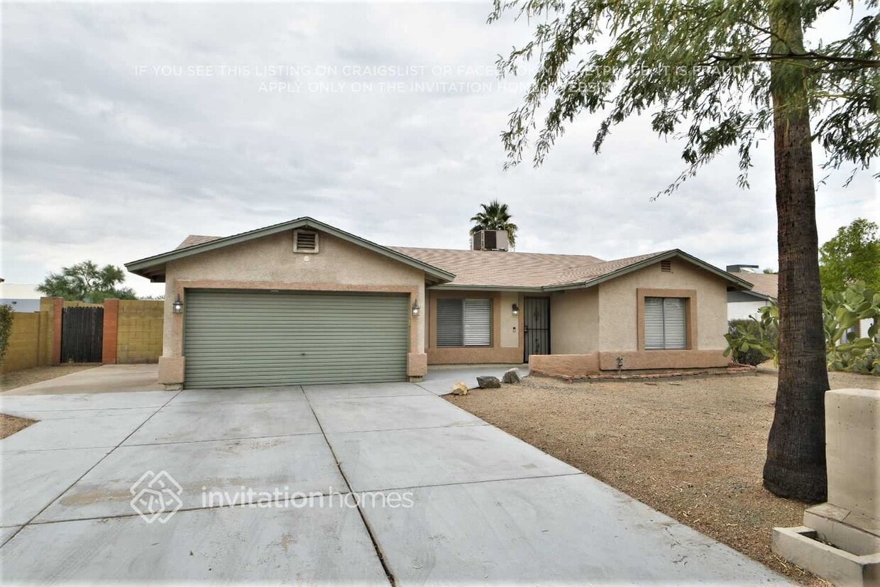 Primary Photo - 719 W Utopia Rd