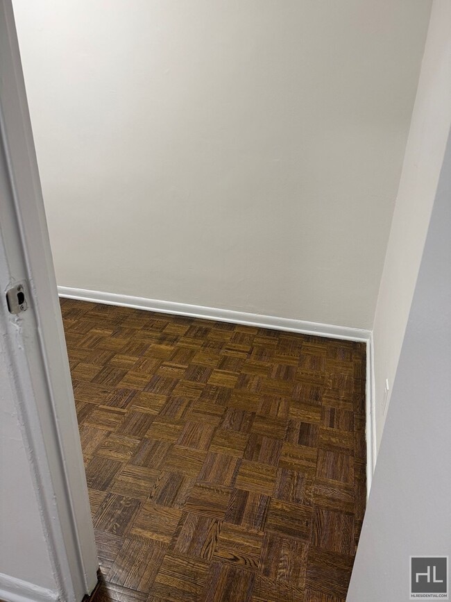 Building Photo - 3 AVENUE