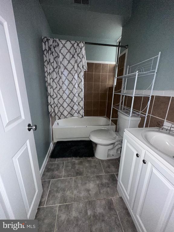 Foto del edificio - 1721 N Creighton St