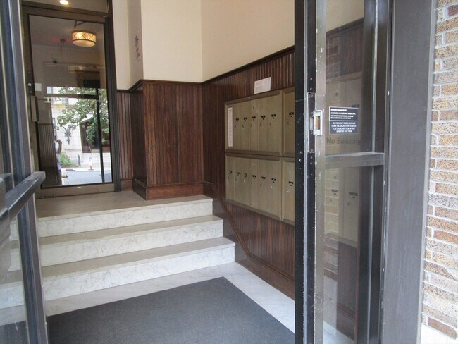 Building Photo - 24 Peterborough St