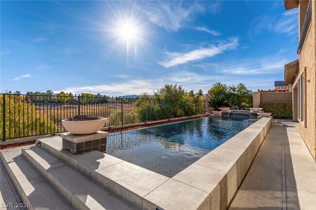 Building Photo - 9805 Queen Charlotte Dr