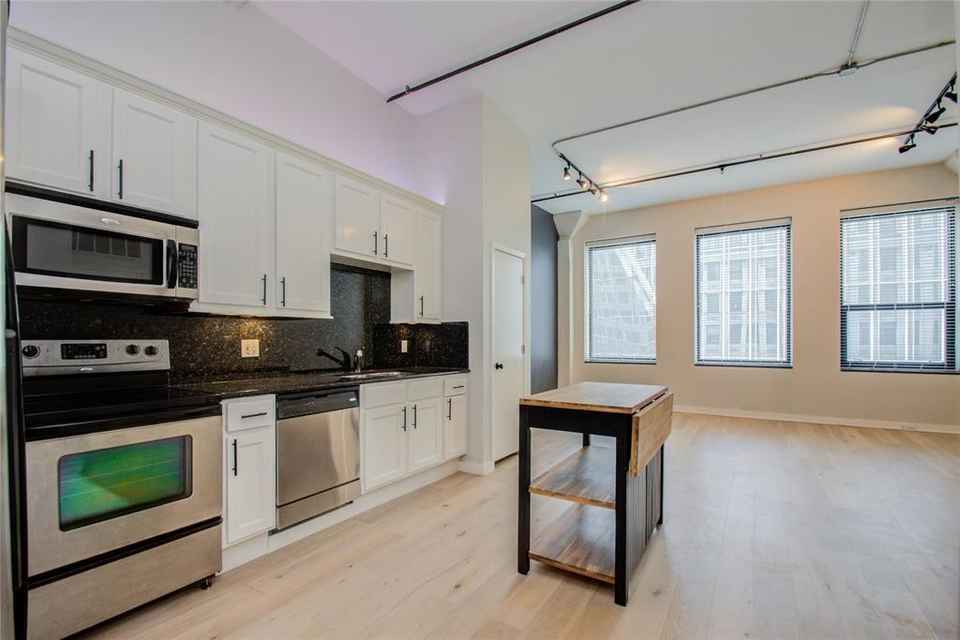 Primary Photo - Apartment for Rent