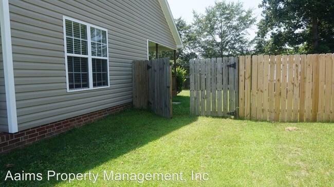 Building Photo - 1458 Ferndell Dr