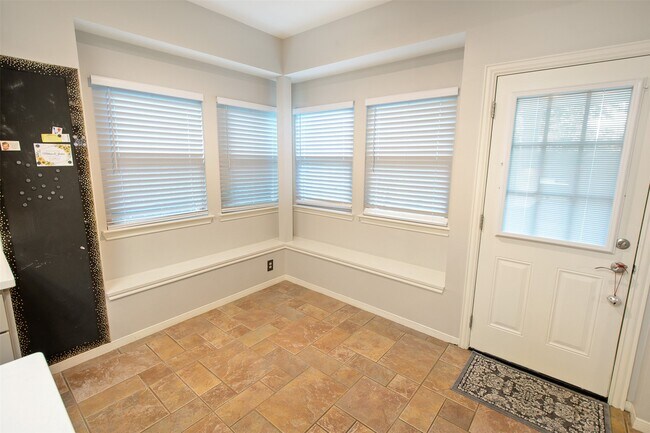 Foto del edificio - 14639 Oak Chase Dr