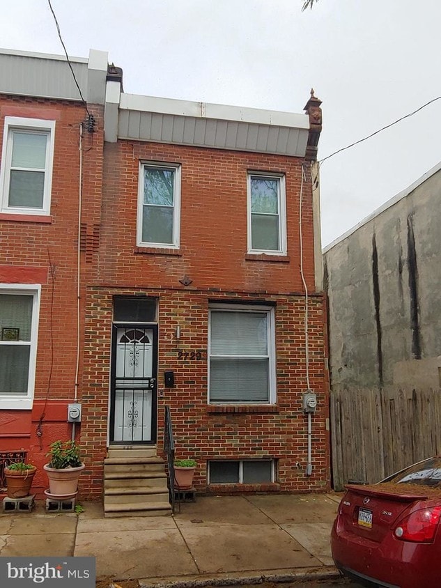 Primary Photo - 2729 Wharton St