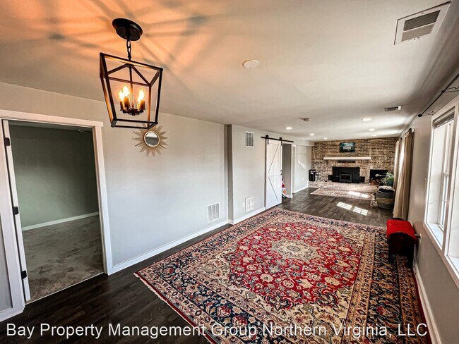 Building Photo - 5 br, 3 bath House - 6506 Delia Dr