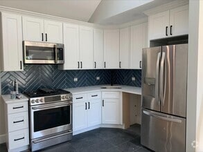 Building Photo - 144 2nd St