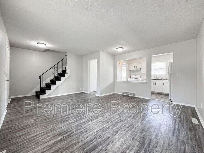 Foto del edificio - 219 N Oak Dr