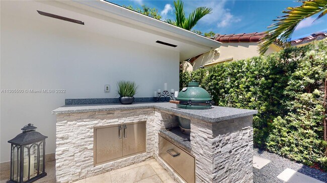 Building Photo - 644 Zamora Ave