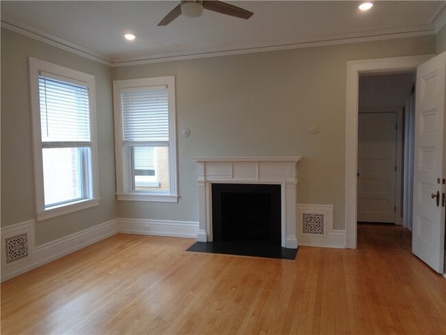 Foto del edificio - 22 W Third Street #203 Street Unit