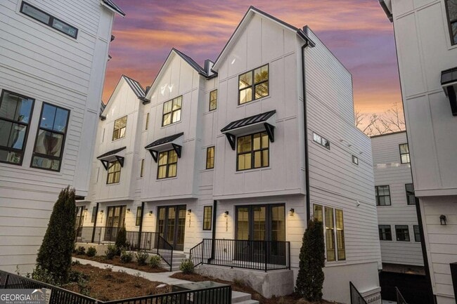 Building Photo - 1833 Gotham Ln NE