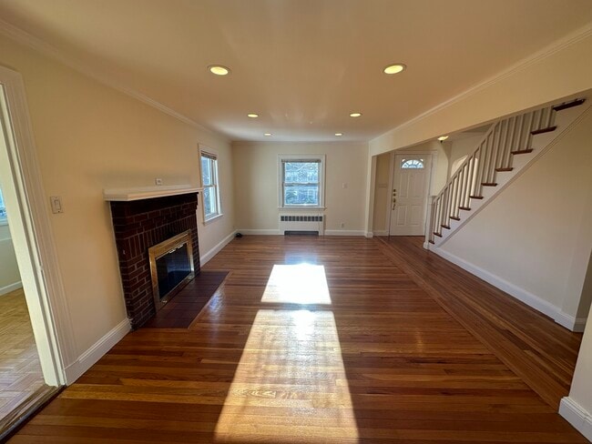 Building Photo - 193 Orchard St