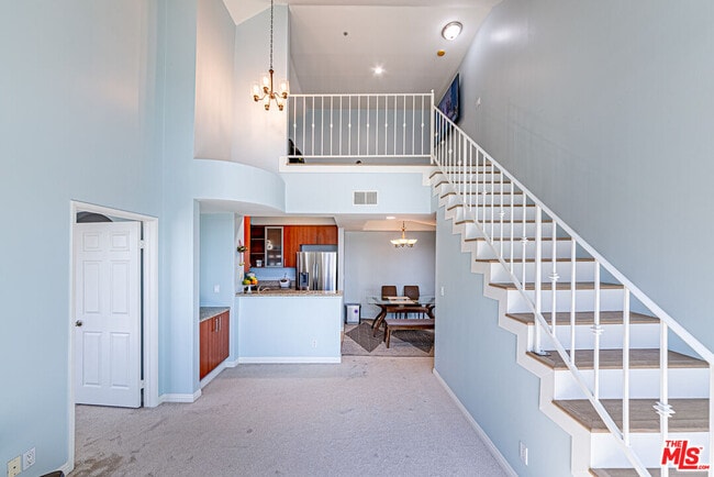 Building Photo - 620 S Gramercy Pl
