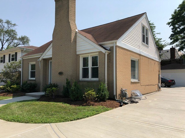 Primary Photo - 1621 W Talcott Rd