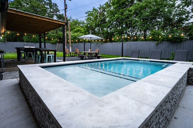 Foto del edificio - 1604 Barak Ln