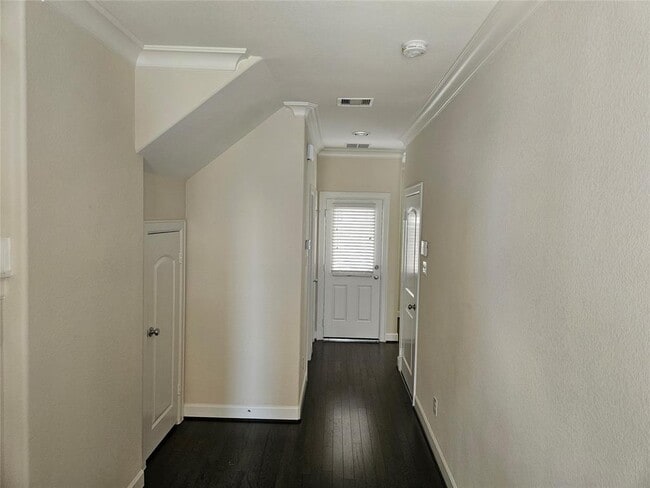 Building Photo - 9610 Knights Station Dr