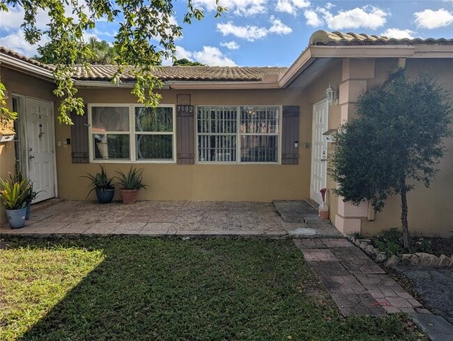 Foto del edificio - 7502 NW 44th Ct