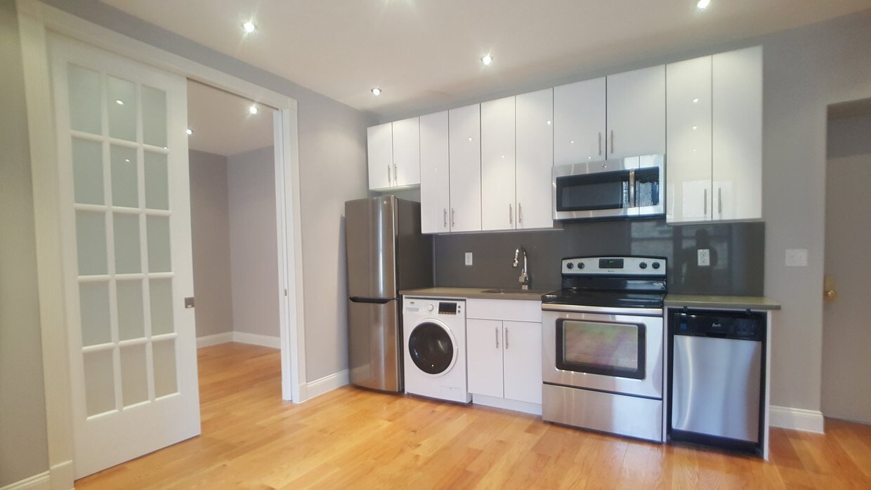 Primary Photo - 854 W 180th St