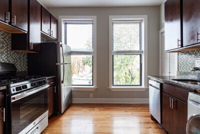 Foto principal - 625 W Oakdale Ave