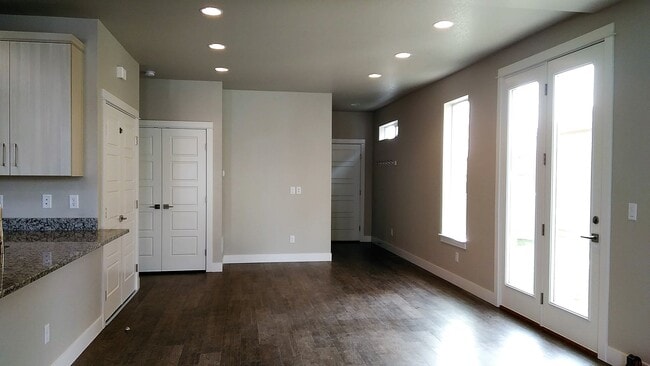 Building Photo - Wonderful  Home