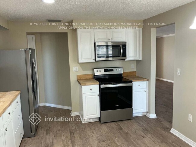 Foto del edificio - 178 Sandhurst Dr