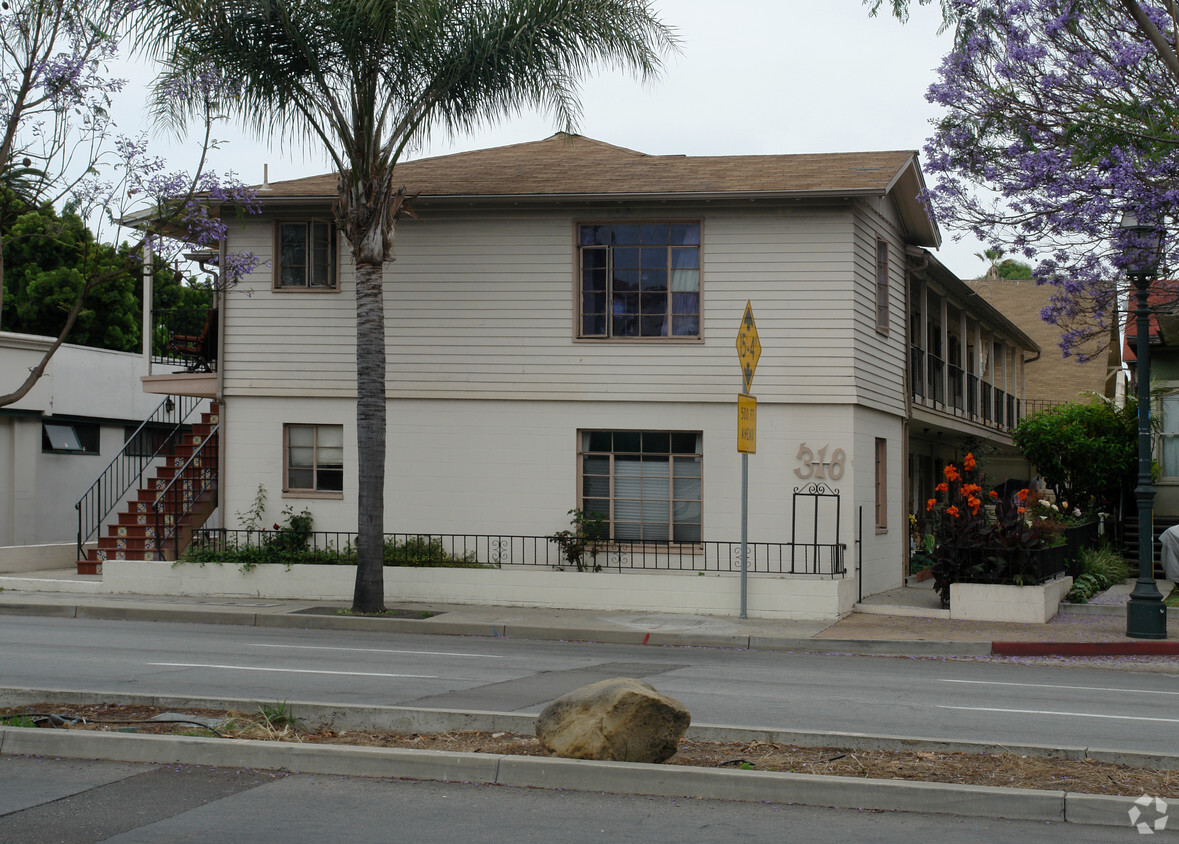 Building Photo - 318 W Carrillo St