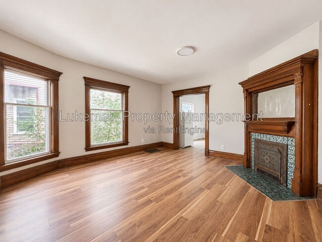 Building Photo - 743 Academy St