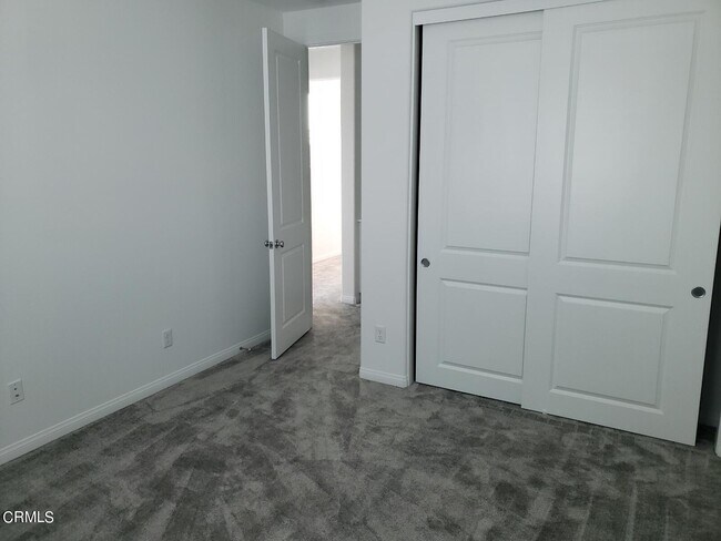 Building Photo - 457 Azalea St