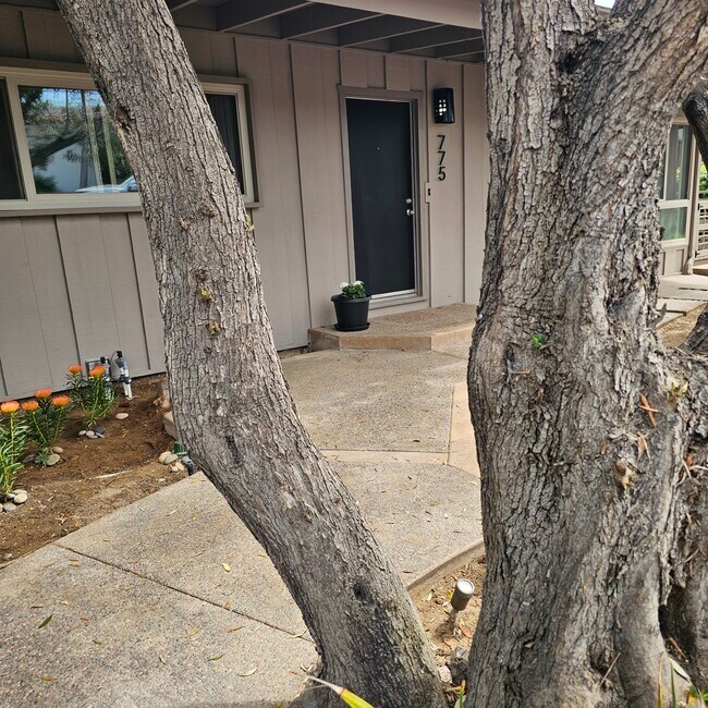 Foto del edificio - 777 Neptune Ave