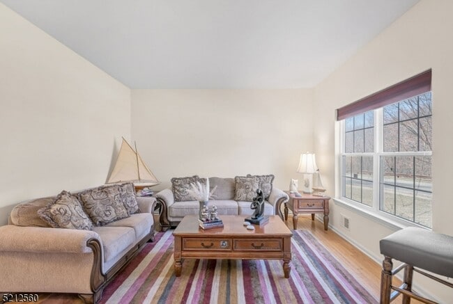 Foto del edificio - 706 Skyline Dr