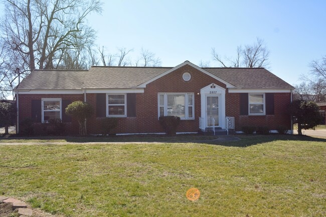 Photo - 2807 Emery Dr House