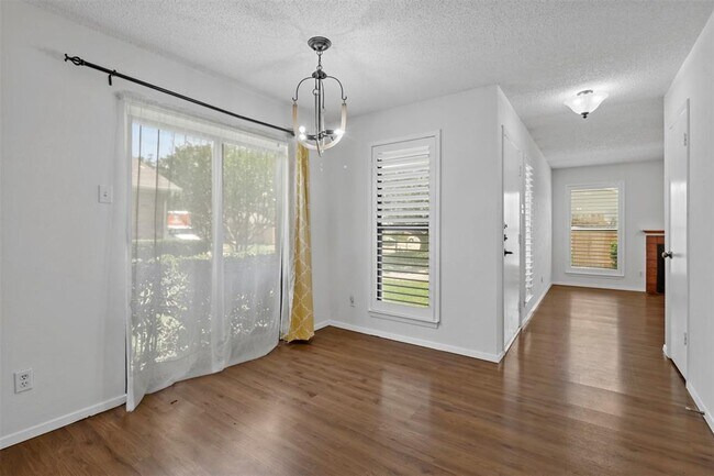 Foto del edificio - 1801 W Spring Creek Pkwy