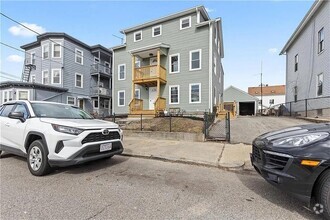 Building Photo - 94 Japonica St