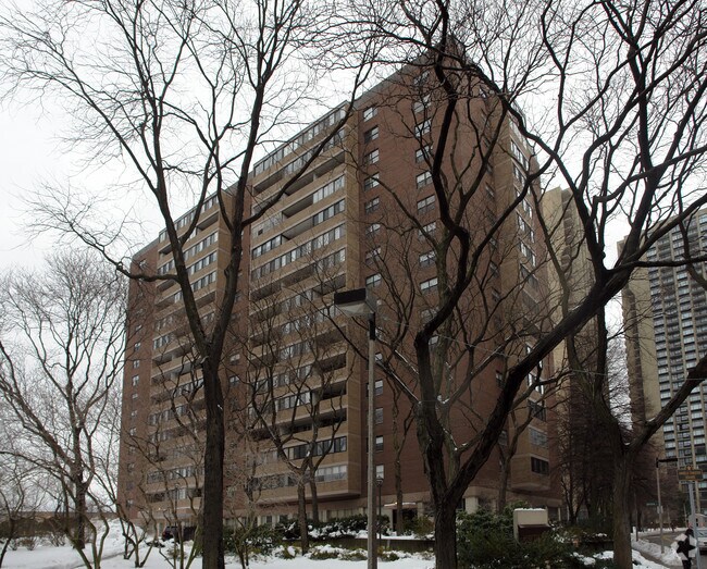 Foto del edificio - 2 Hawthorne Pl
