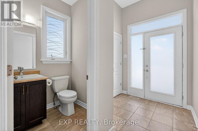 Building Photo - 529 Rowers Way