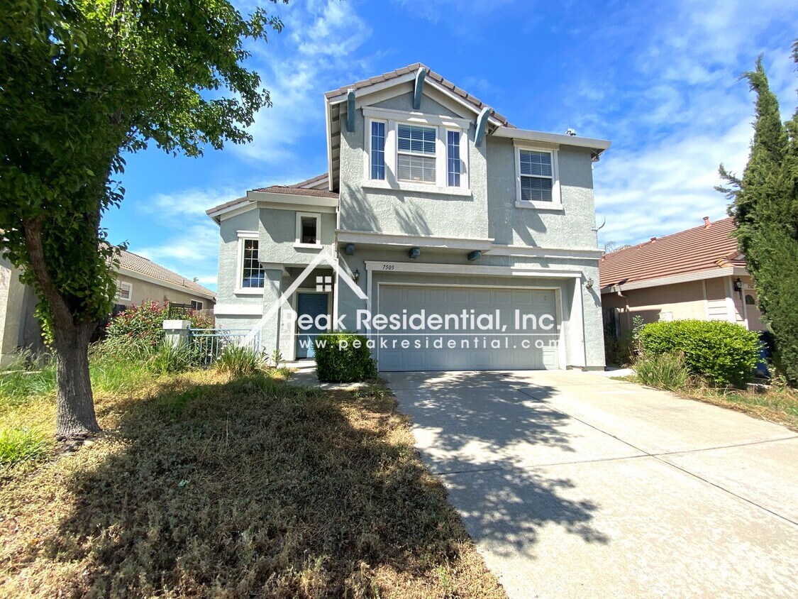 Primary Photo - Nice 3bd/2.5ba Elk Grove House with 2 Car ...