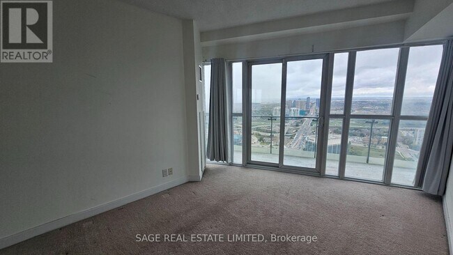 Building Photo - 50 Absolute Ave