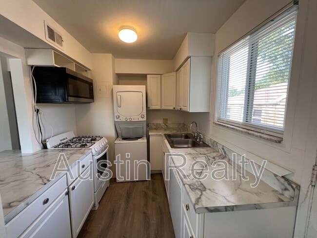 Foto del edificio - 7638 Dale Ave