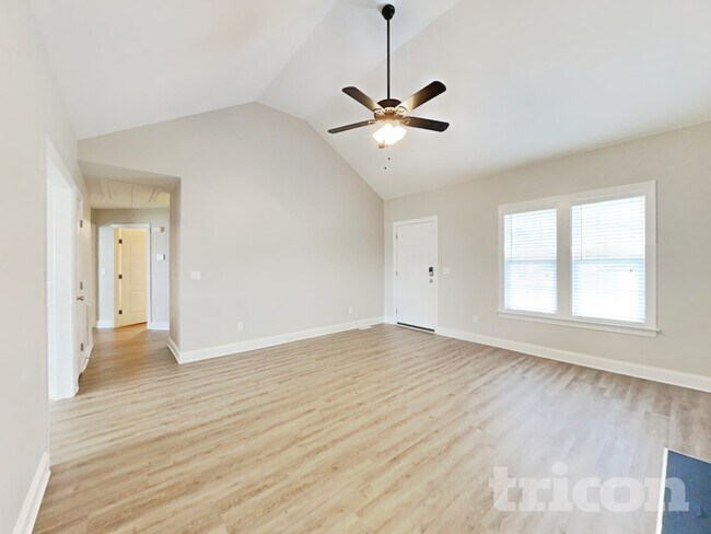 Foto del edificio - 224 Melanie Ln