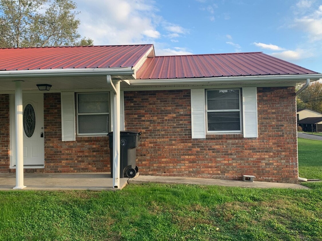 Primary Photo - Seals Lane 3052-3058 (Duplex)