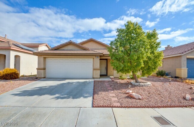 Building Photo - 2300 Steinke Ln